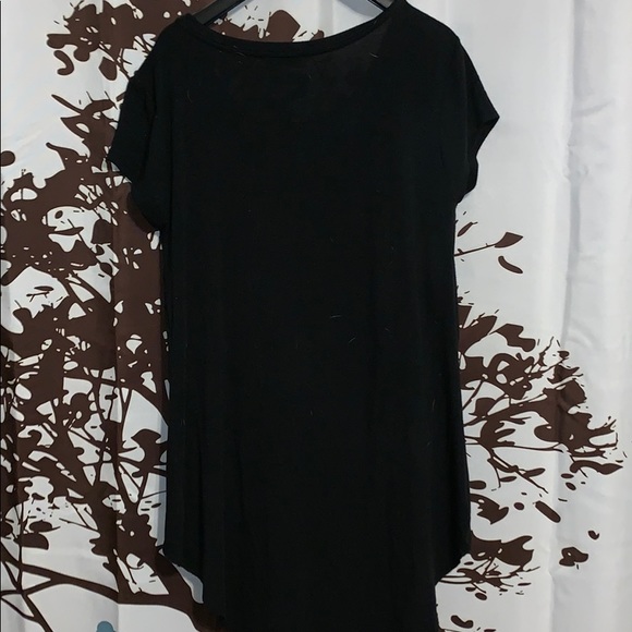 Black top (short in front long in back) - Picture 5 of 6